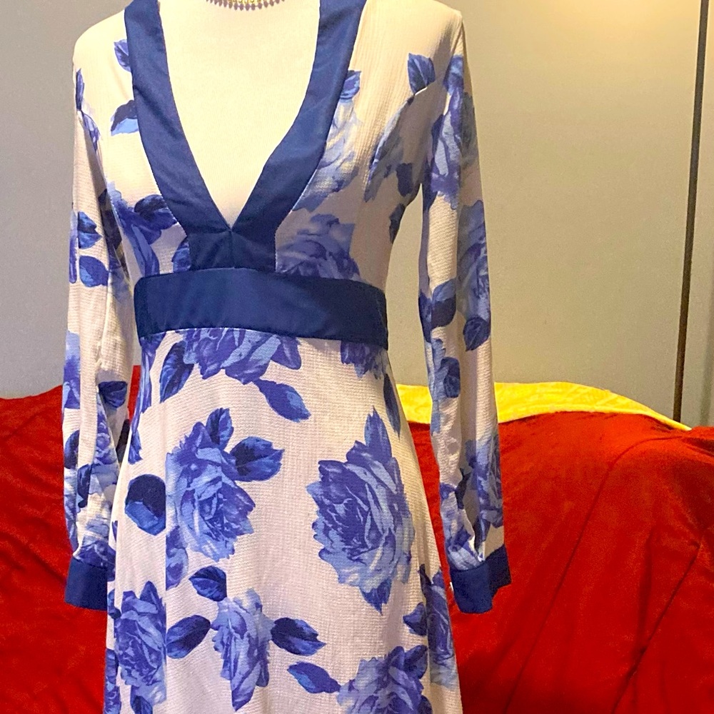 Vibrant Blue Floral&Trim @Cuff and Dramatic Deep V NeckLine. Sexy But Classy Too
